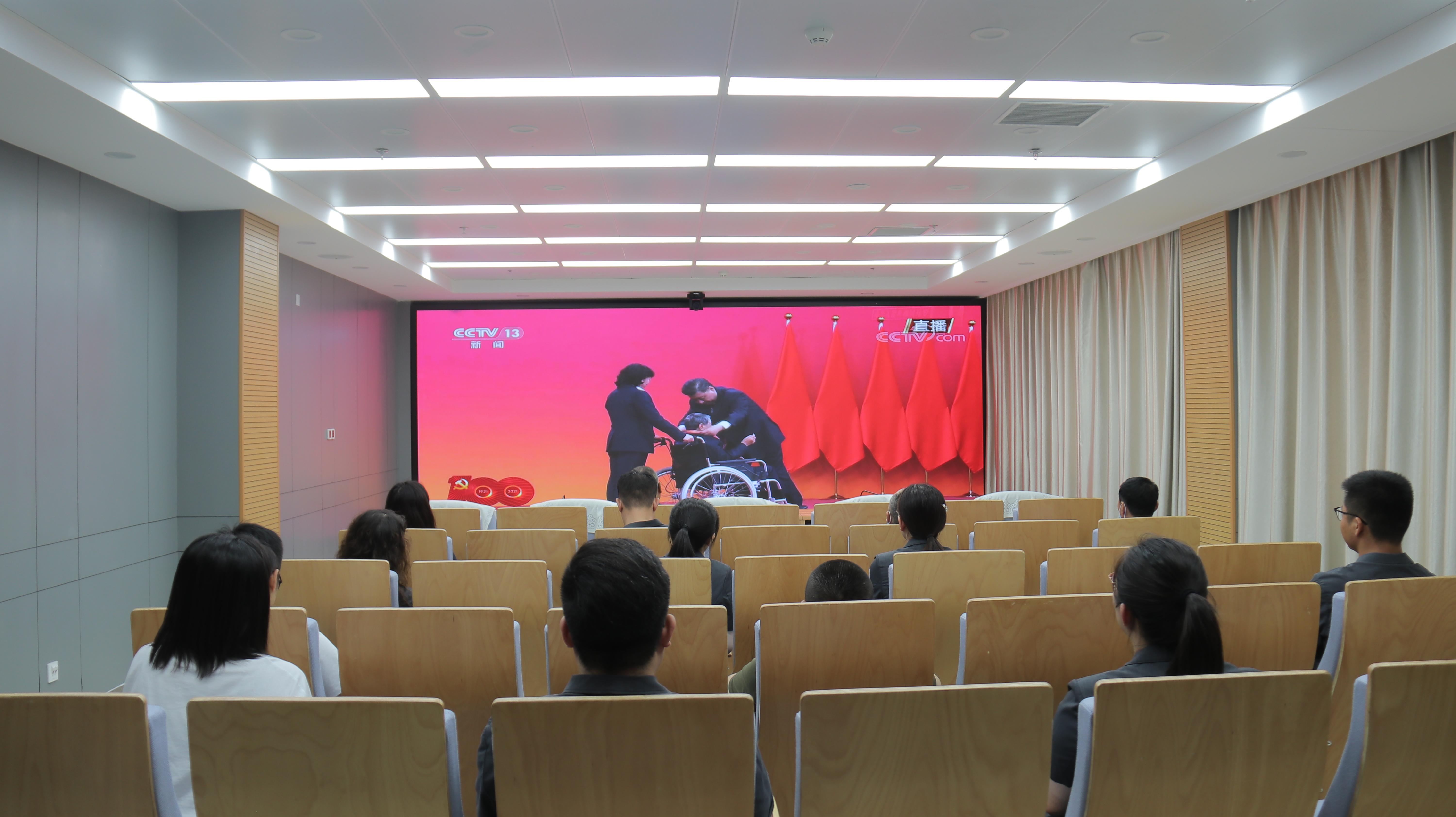 共和国勋章与七一勋章,荣誉之巅的不同之处,共和国勋章与七一勋章,荣誉之巅的差异解读