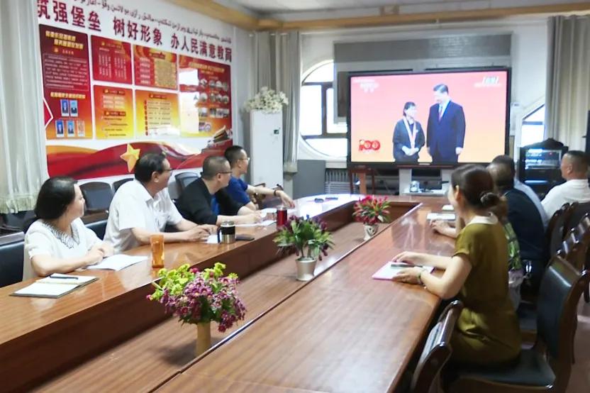 共和国勋章与七一勋章,荣誉之巅的不同之处,共和国勋章与七一勋章,荣誉之巅的差异解读