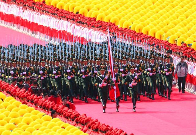 阅兵视频,庆祝中华人民共和国成立七十周年,庆祝中华人民共和国七十周年盛大阅兵回顾