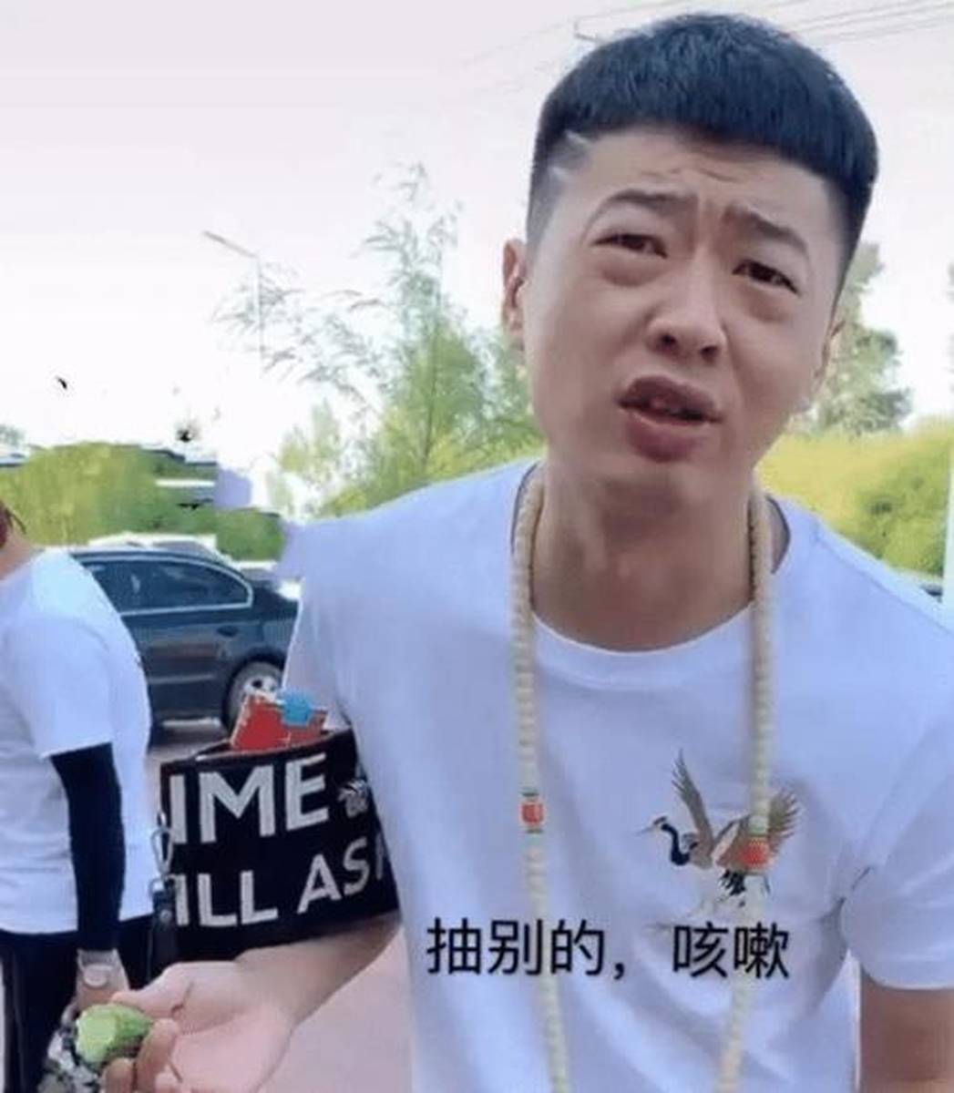 海军街溜子，一种独特的城市文化现象，海军街溜子，城市文化中的独特现象