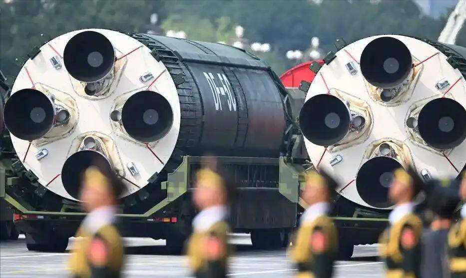 多弹头弹道导弹，现代战争中的尖端武器技术，多弹头弹道导弹，现代战争尖端武器技术揭秘
