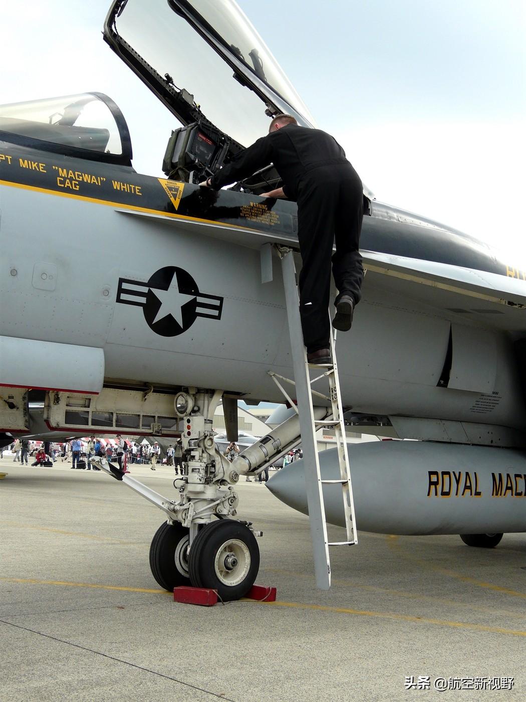 F18重型战斗机,性能与特性的深度解析,F18重型战斗机性能与特性深度剖析