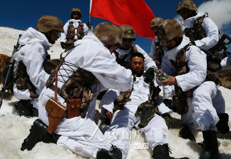 西藏老兵打新兵,反思与探讨背后的深层次问题,西藏老兵打新兵事件,深度探讨背后的复杂问题