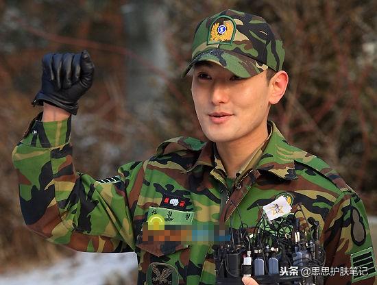 老兵新兵比枪法,传承与超越的精神力量,老兵新兵比枪法,传承与超越的精神力量对决