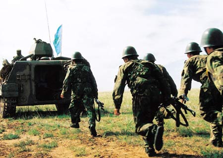 蓝军与红军，究竟谁更厉害？，蓝军与红军，谁更胜一筹？